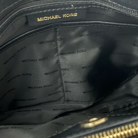 Authentic MICHAEL KORS Large Satchel- NO CROSSBODY STRAP - Picture 4 of 6